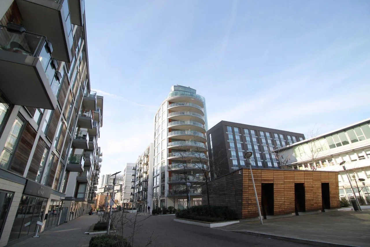 1 bed flat to rent — Burgoyne House, Brentford, TW8 0GB
