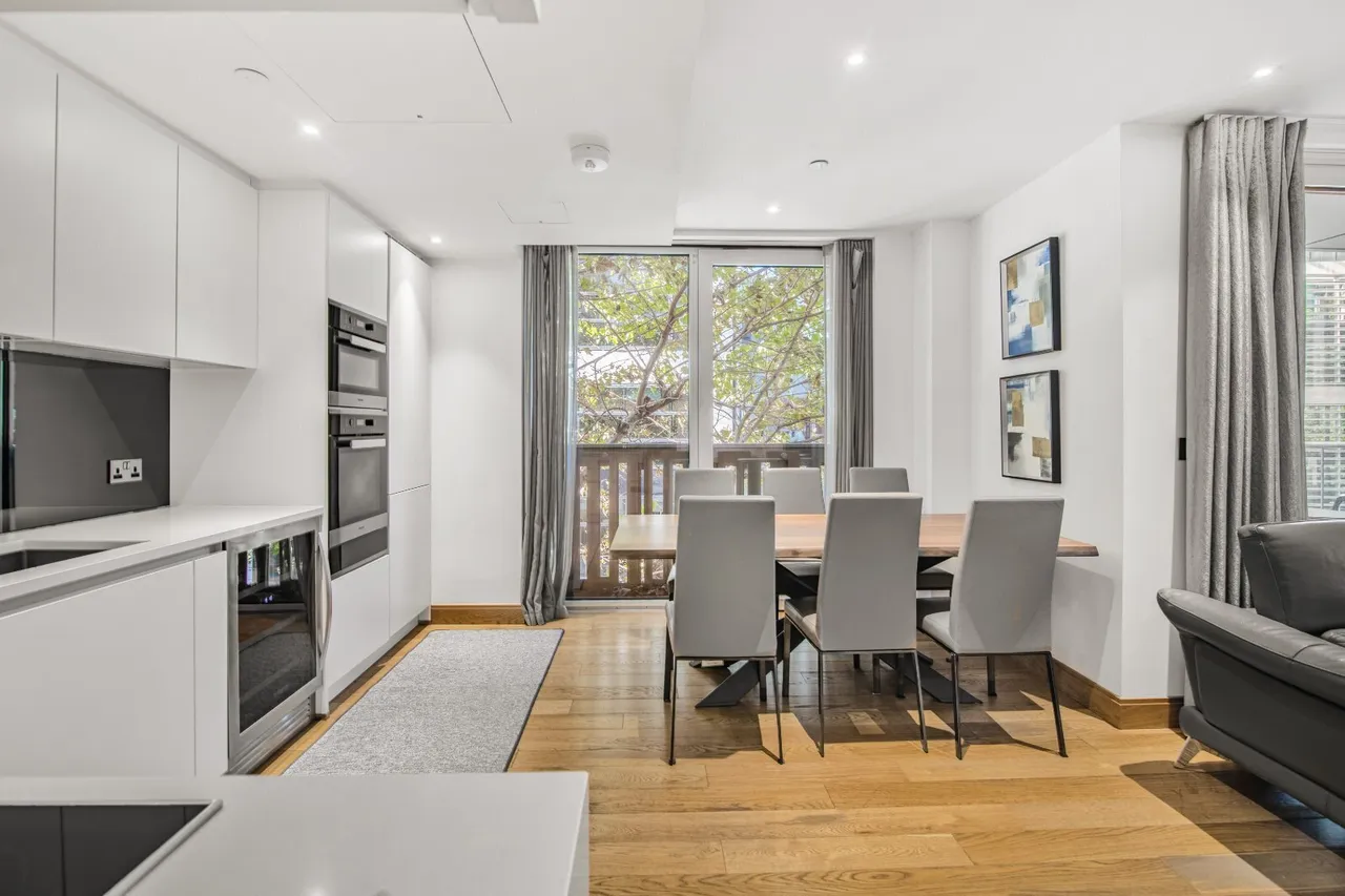 Horseferry Road, London, SW1P, photo 4