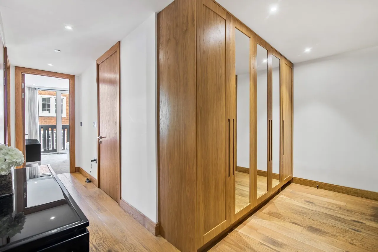 Horseferry Road, London, SW1P, photo 2