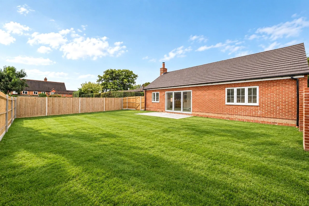 Orchard Way, Bramley, RG26, photo 9