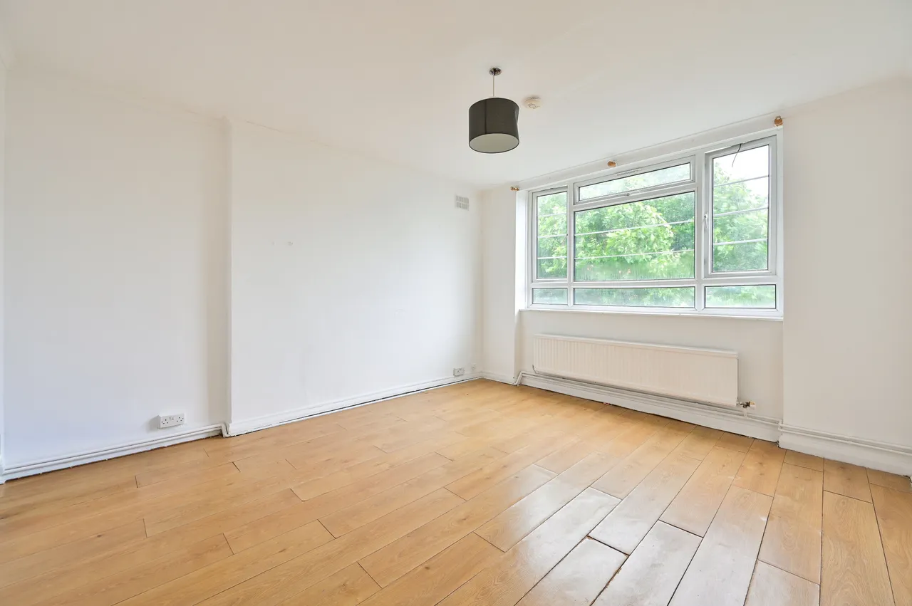 2 bed flat for sale — 23 Norman Court, Lordship Lane, London