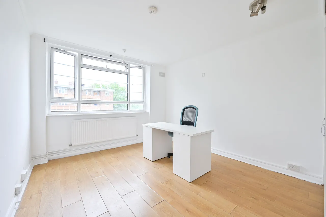 23 Norman Court, Lordship Lane, London, photo 5