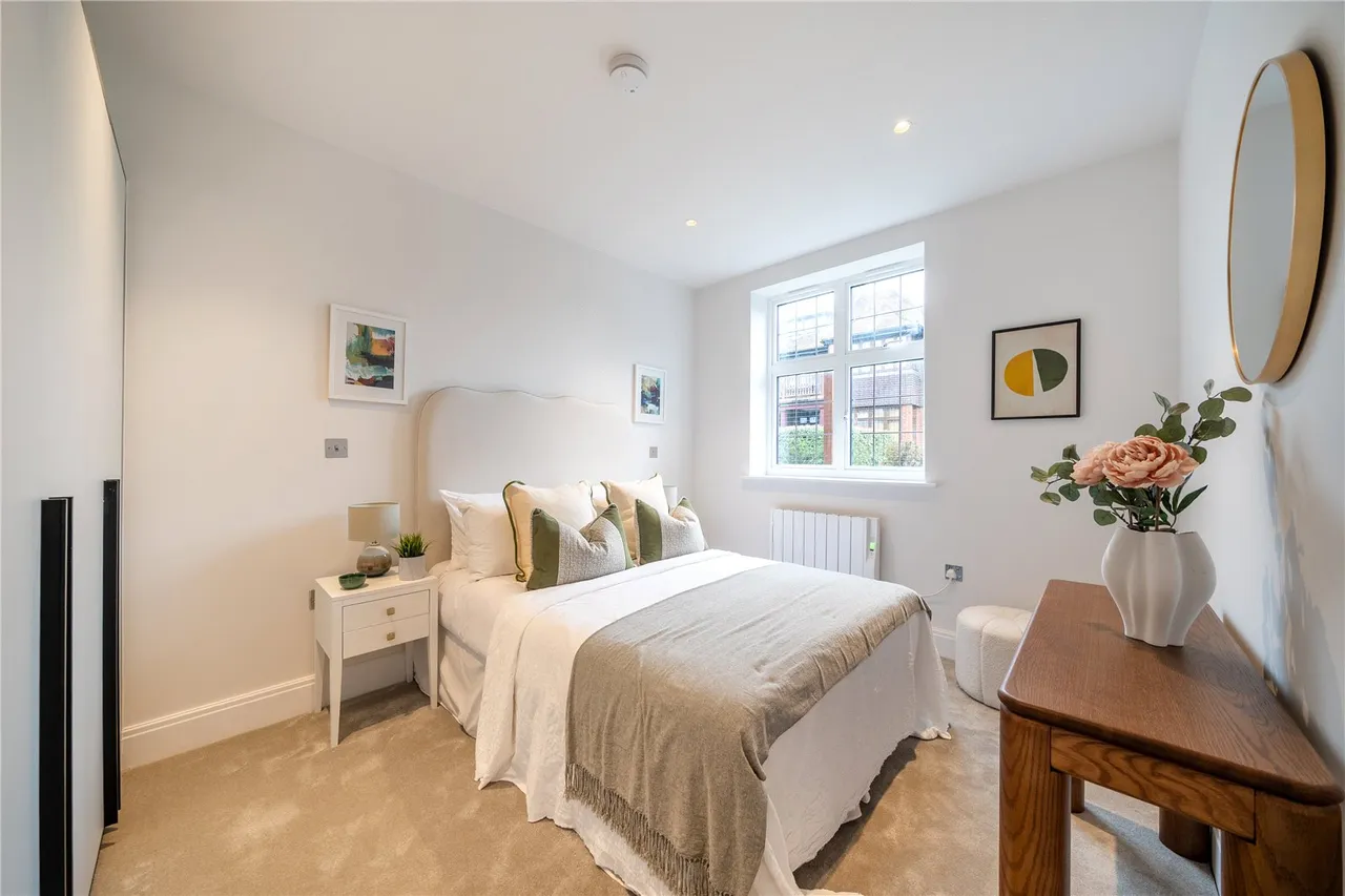 Green Lane, HA6, photo 13