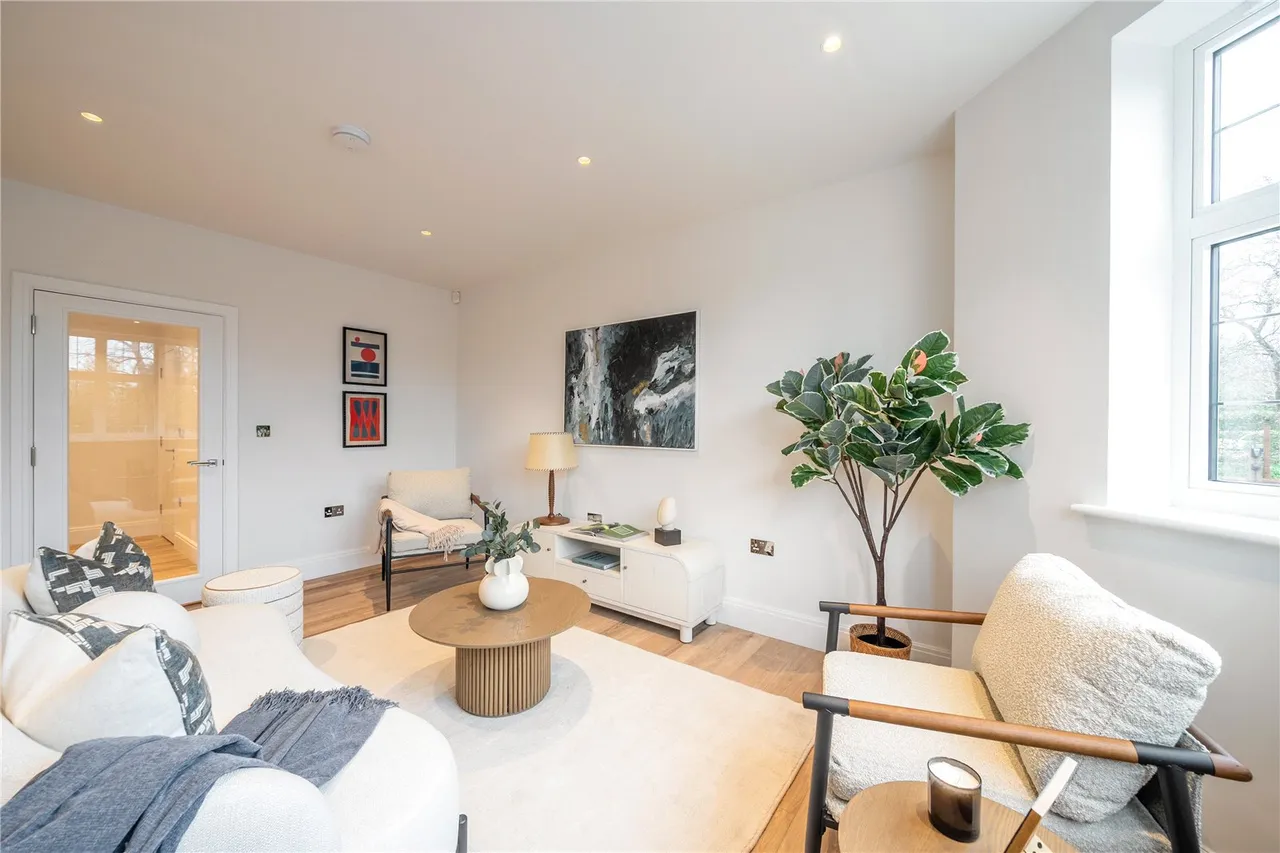 Green Lane, HA6, photo 3