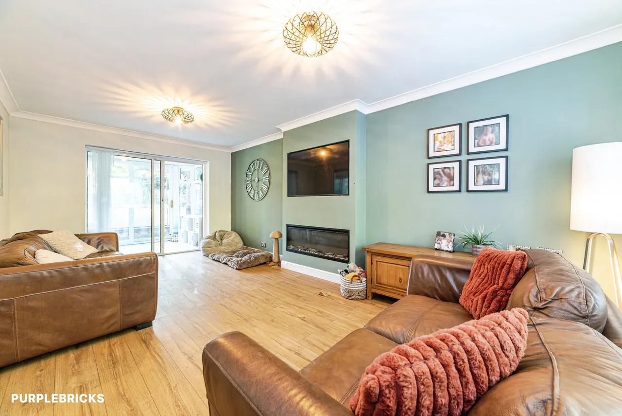 4 bed house for sale, Caesar Close, Basingstoke, RG23