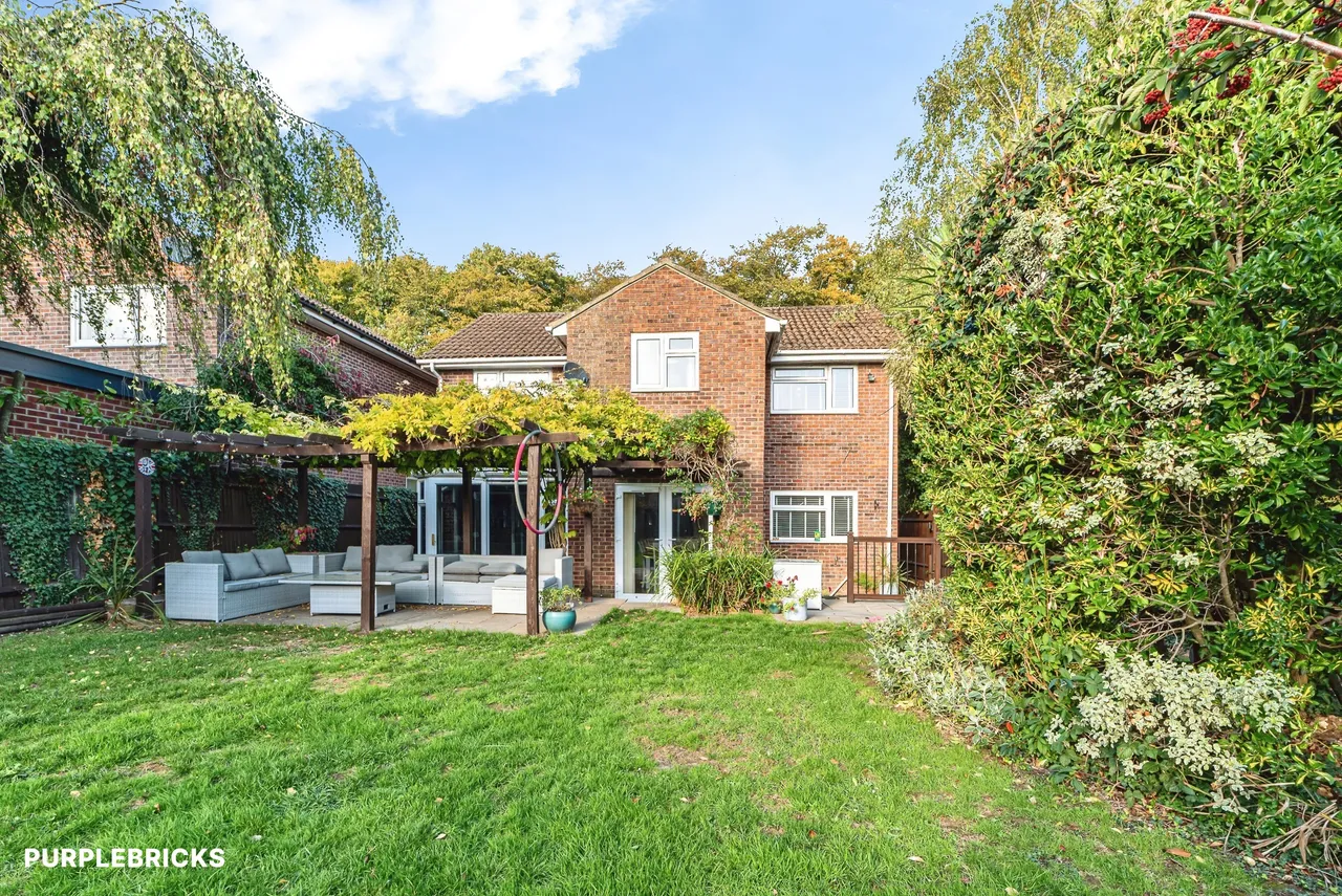 Caesar Close, Basingstoke, RG23, photo 37