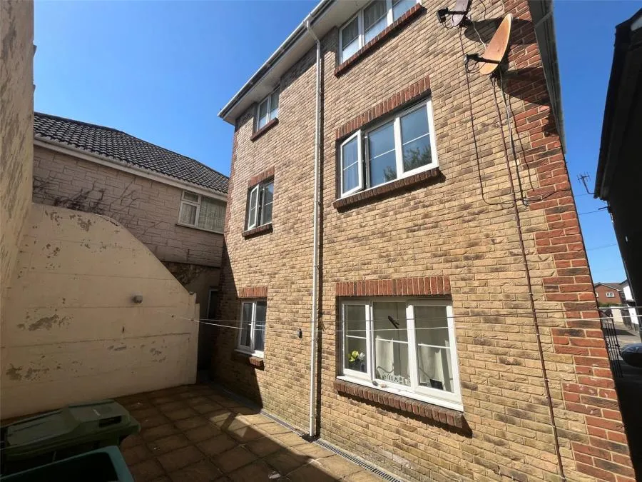 Sandown Road, Sandown, PO36, photo 9