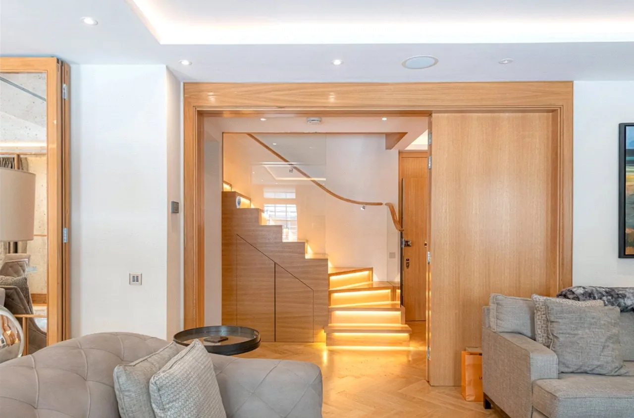 Upper Grosvenor Street, Mayfair, London, photo 6