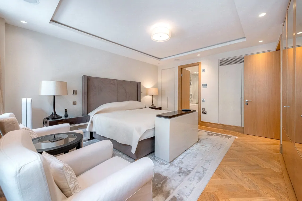 Upper Grosvenor Street, Mayfair, London, photo 8