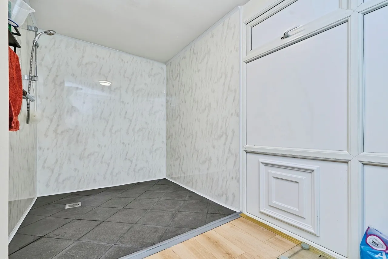 Delves Crescent, Walsall, West Midlands, WS5, photo 7