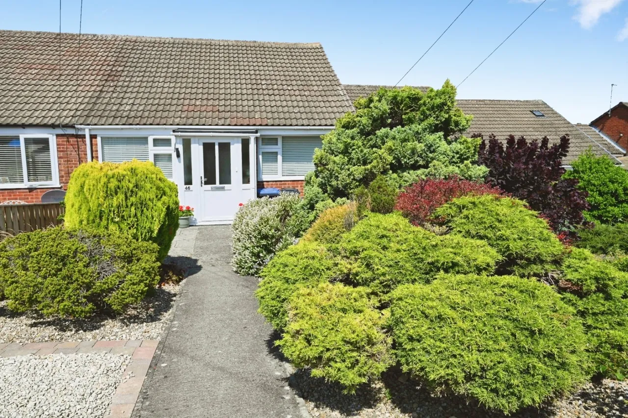 2 bed house for sale — Moorside Dale, Ripon