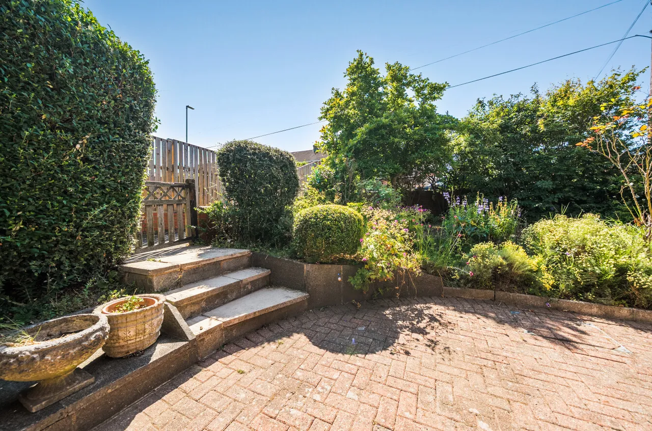 Westdale Road, Pudsey, LS28, photo 24