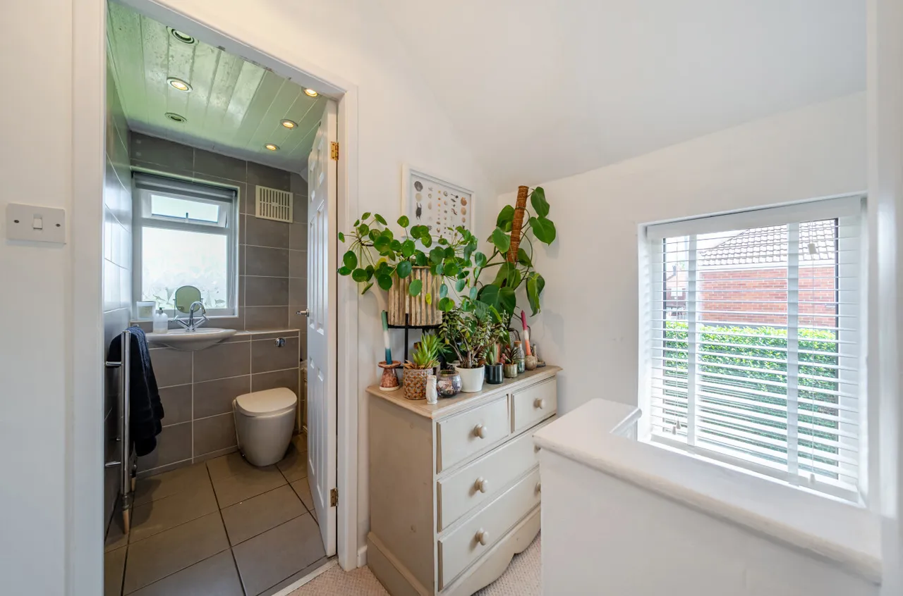 Westdale Road, Pudsey, LS28, photo 8