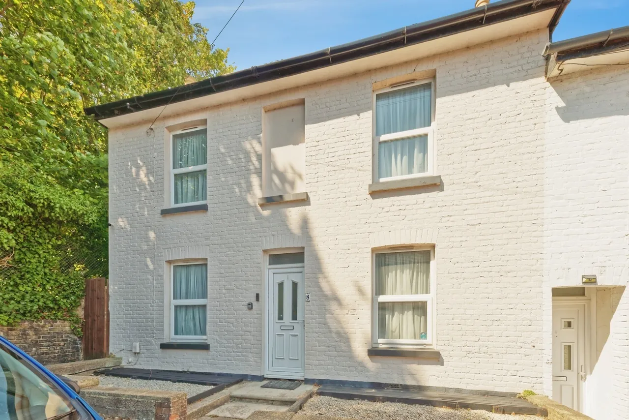 3 bed house for sale — Oswald Place, Dover, Kent, CT17