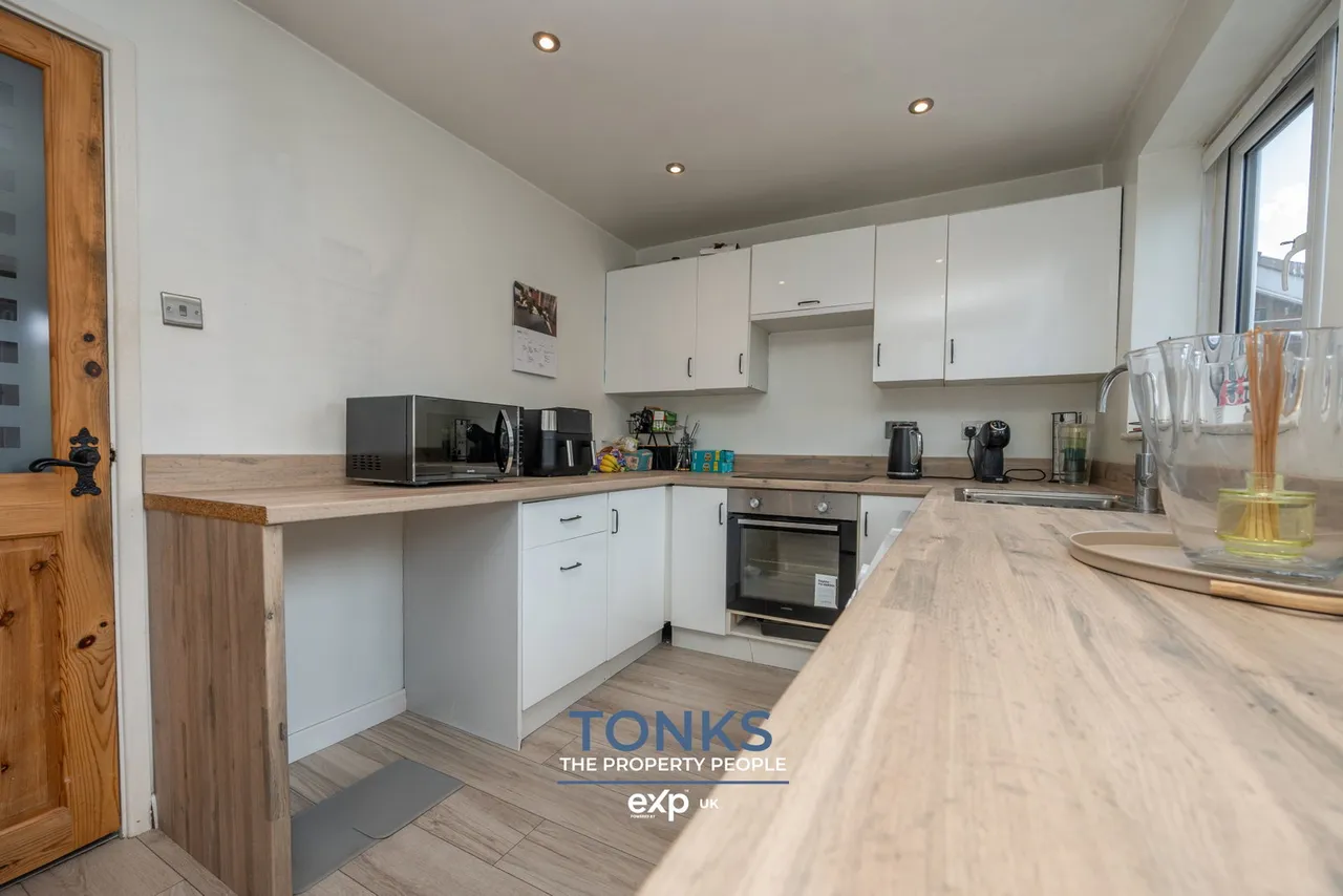 St. Brades Close, Tividale, Oldbury, B69 1NX, photo 5
