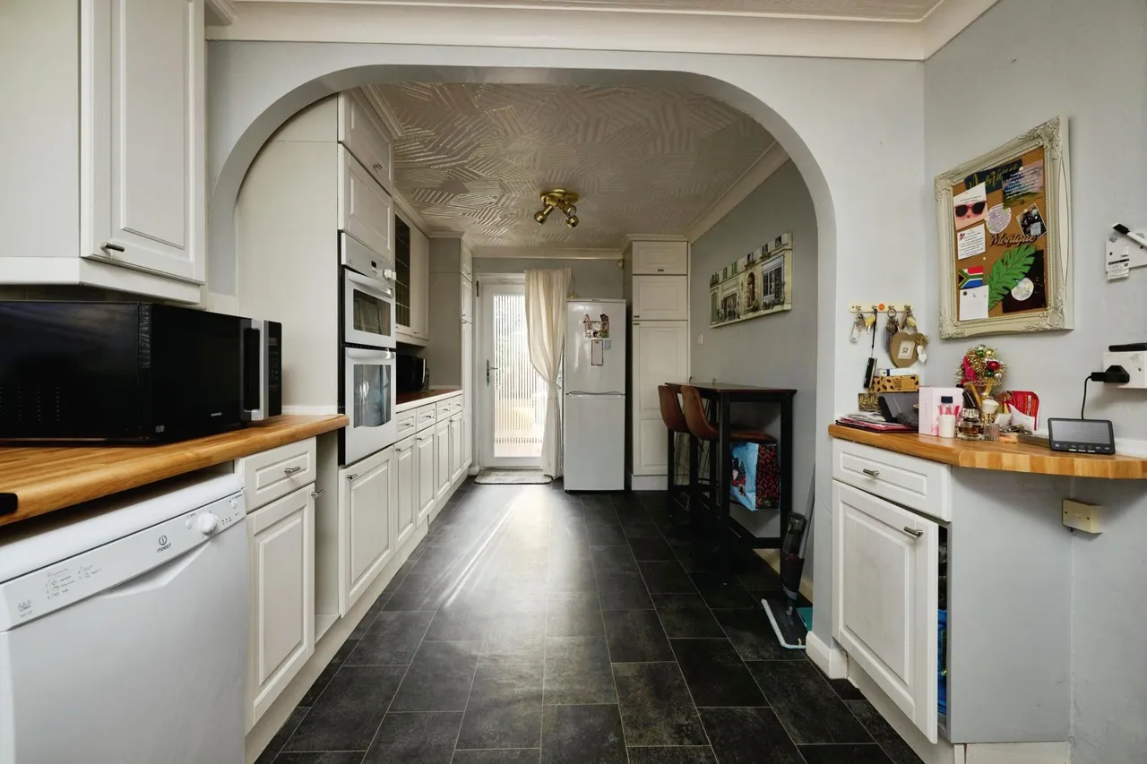 Stokesay Court, Peterborough, PE3, photo 7