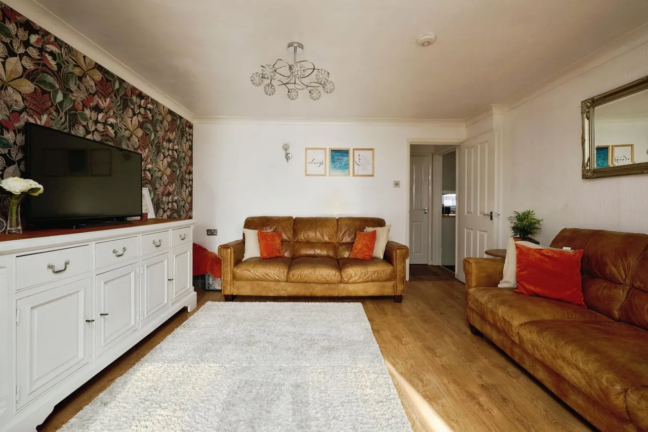 Stokesay Court, Peterborough, PE3, photo 4