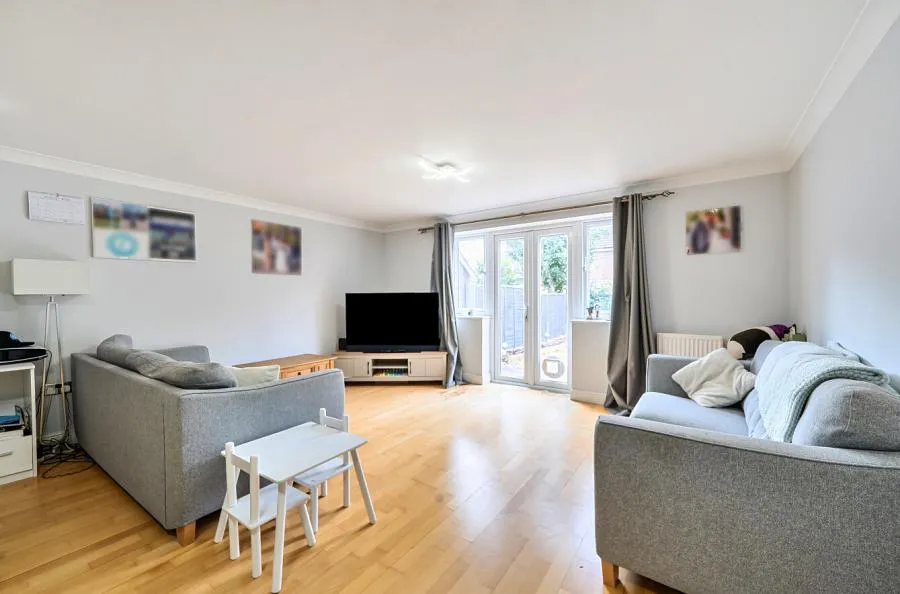 Whitehead Way, Aylesbury, HP21, photo 2