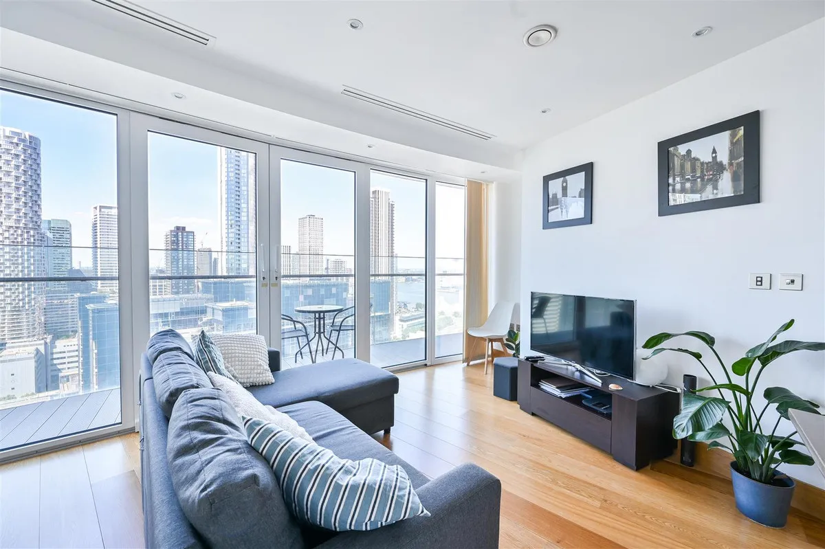 Arena Tower, Crossharbour Plaza, E14, photo 9