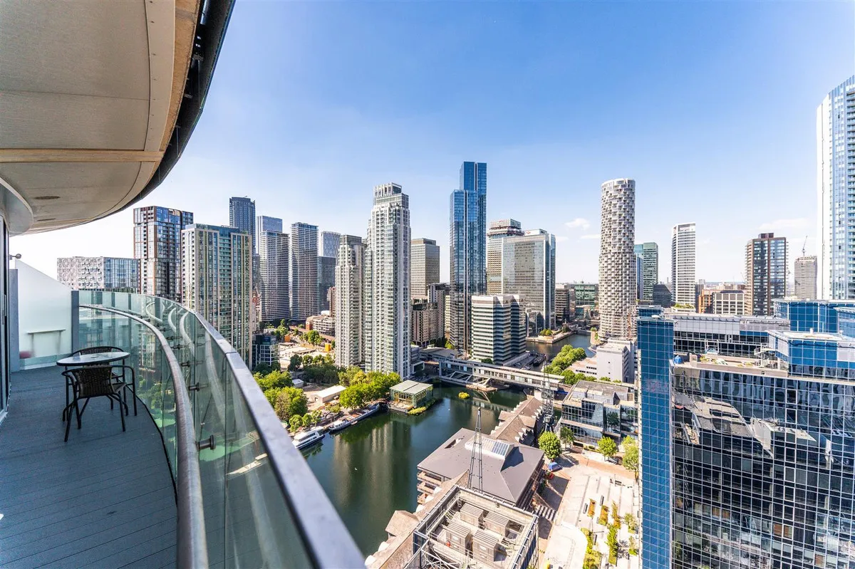 Arena Tower, Crossharbour Plaza, E14, photo 20