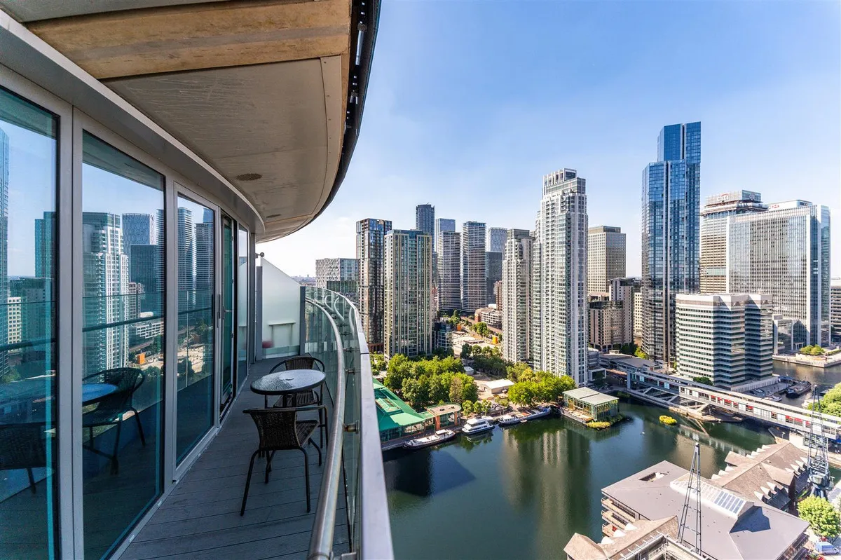 Arena Tower, Crossharbour Plaza, E14, photo 22
