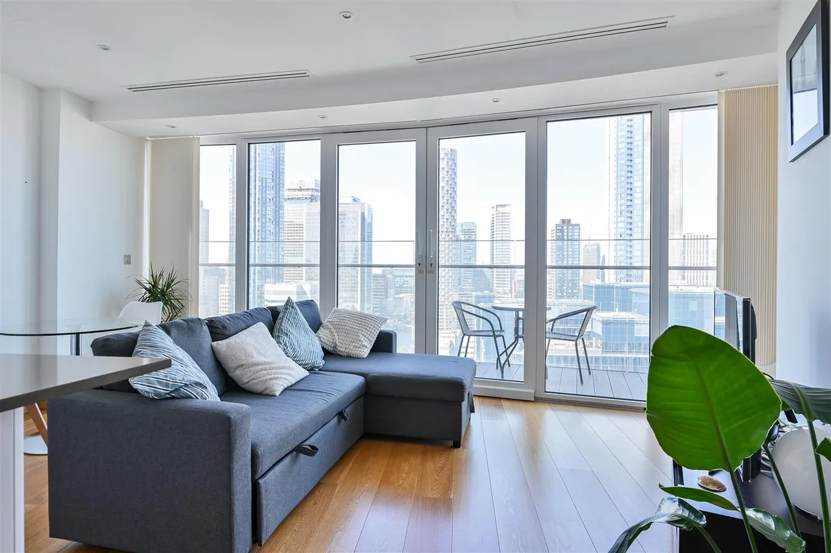 Arena Tower, Crossharbour Plaza, E14, photo 6