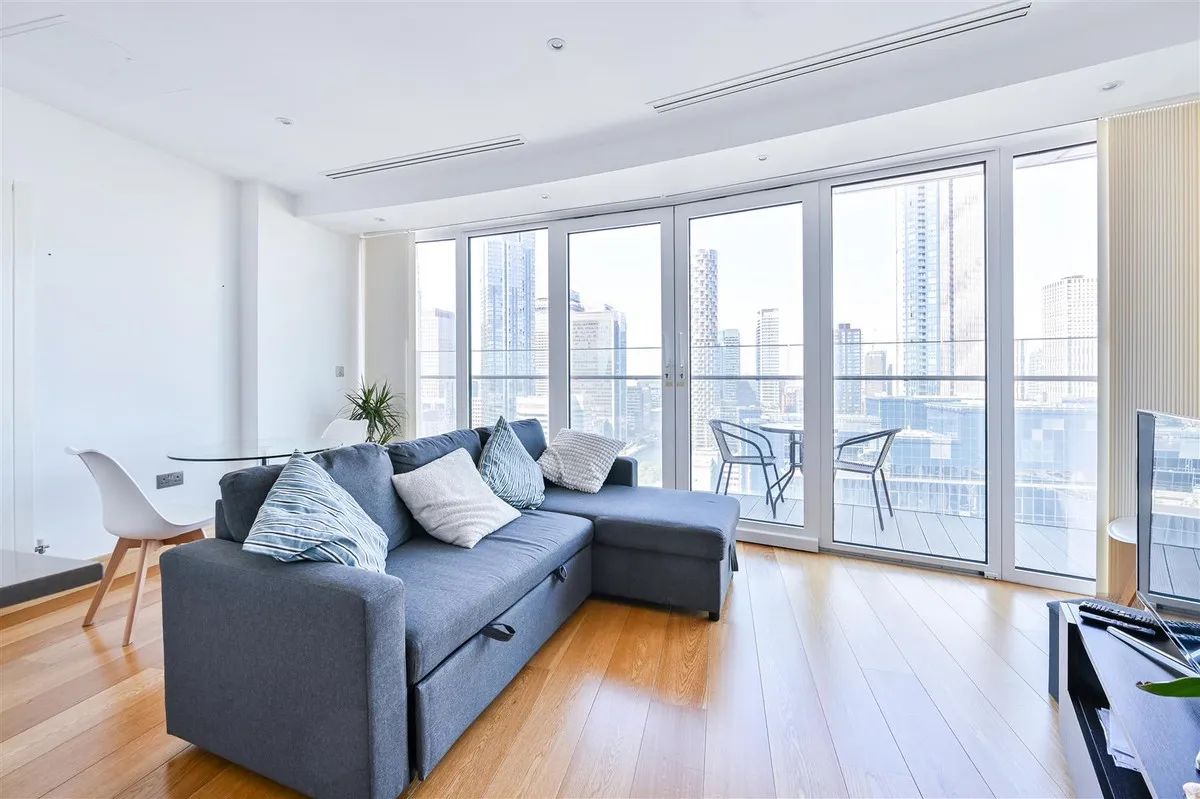 Arena Tower, Crossharbour Plaza, E14, photo 3
