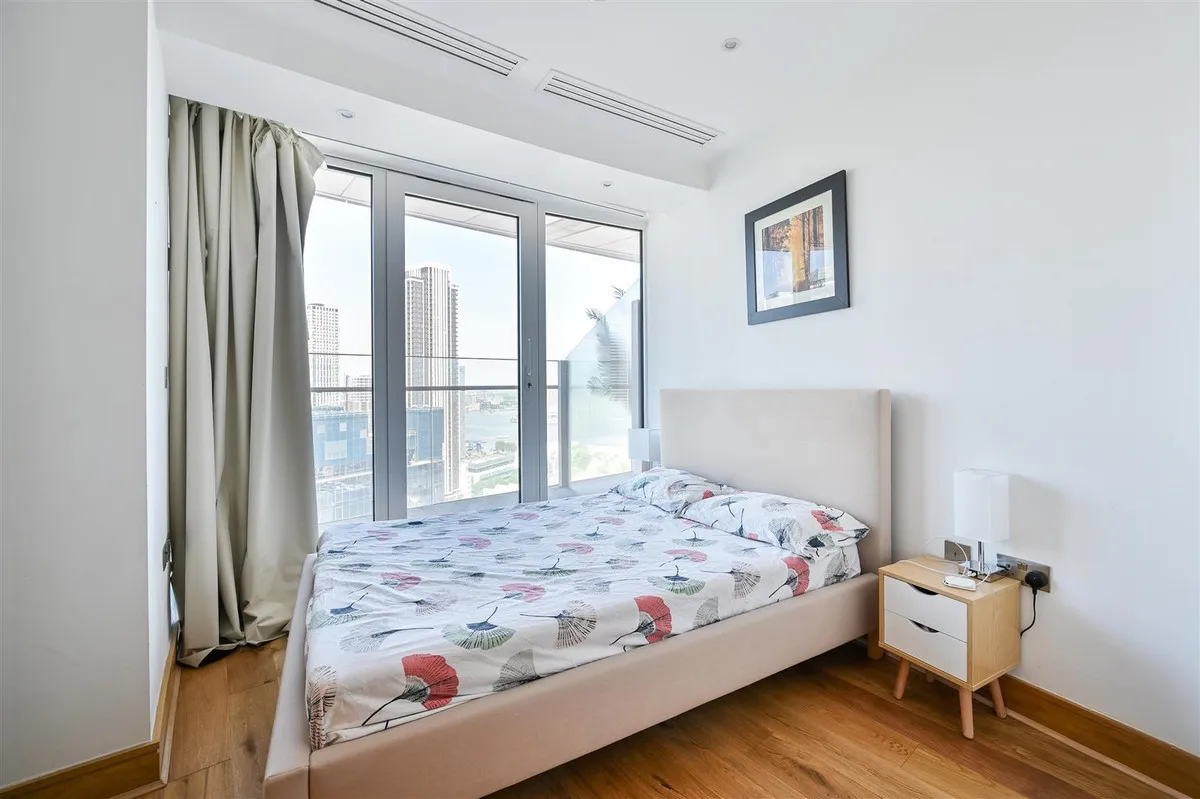 Arena Tower, Crossharbour Plaza, E14, photo 12