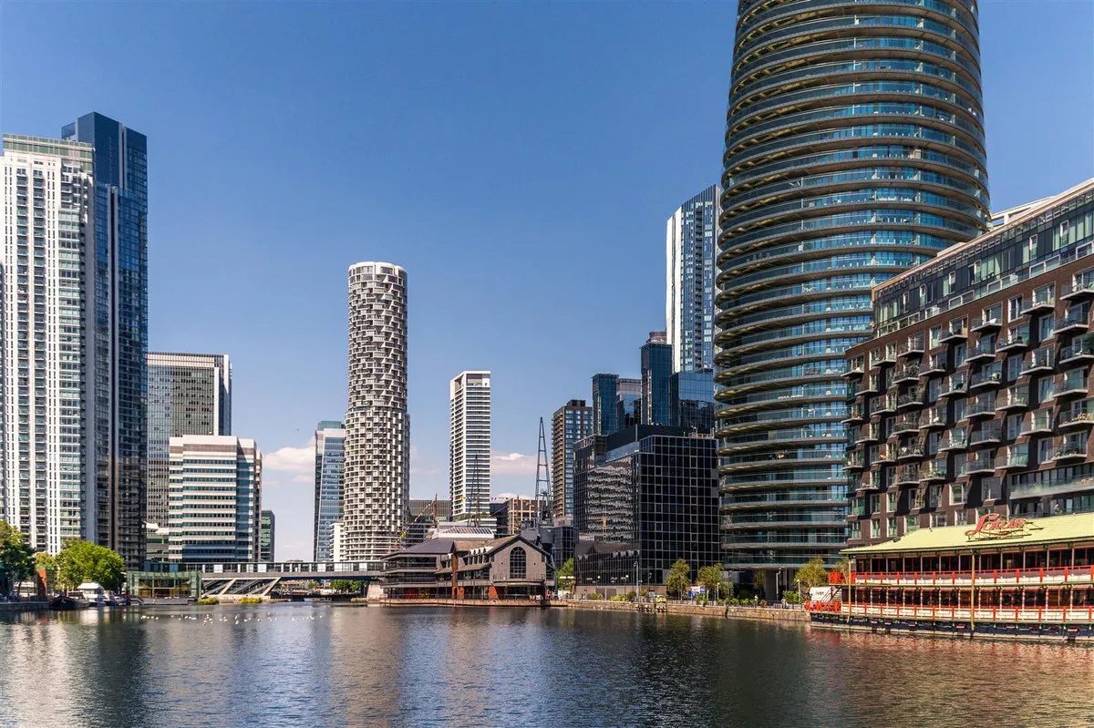 Arena Tower, Crossharbour Plaza, E14, photo 25