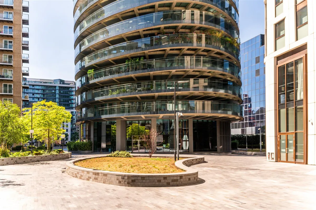 Arena Tower, Crossharbour Plaza, E14, photo 31