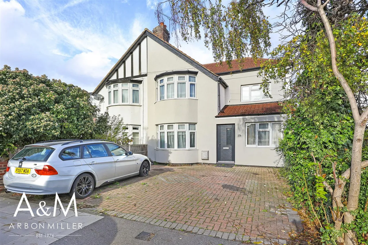 Clayhall Avenue, Clayhall, Essex, Ilford, IG50SQ, photo 24