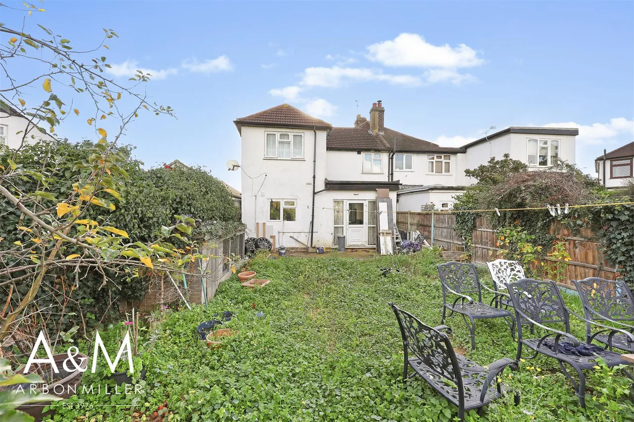 Clayhall Avenue, Clayhall, Essex, Ilford, IG50SQ, photo 20