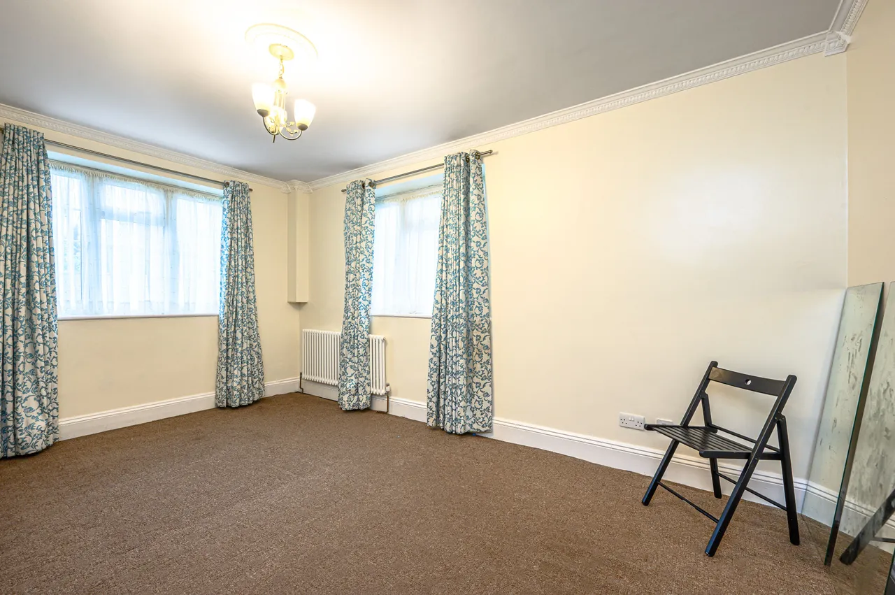 25 Beaufort Park, London, photo 8