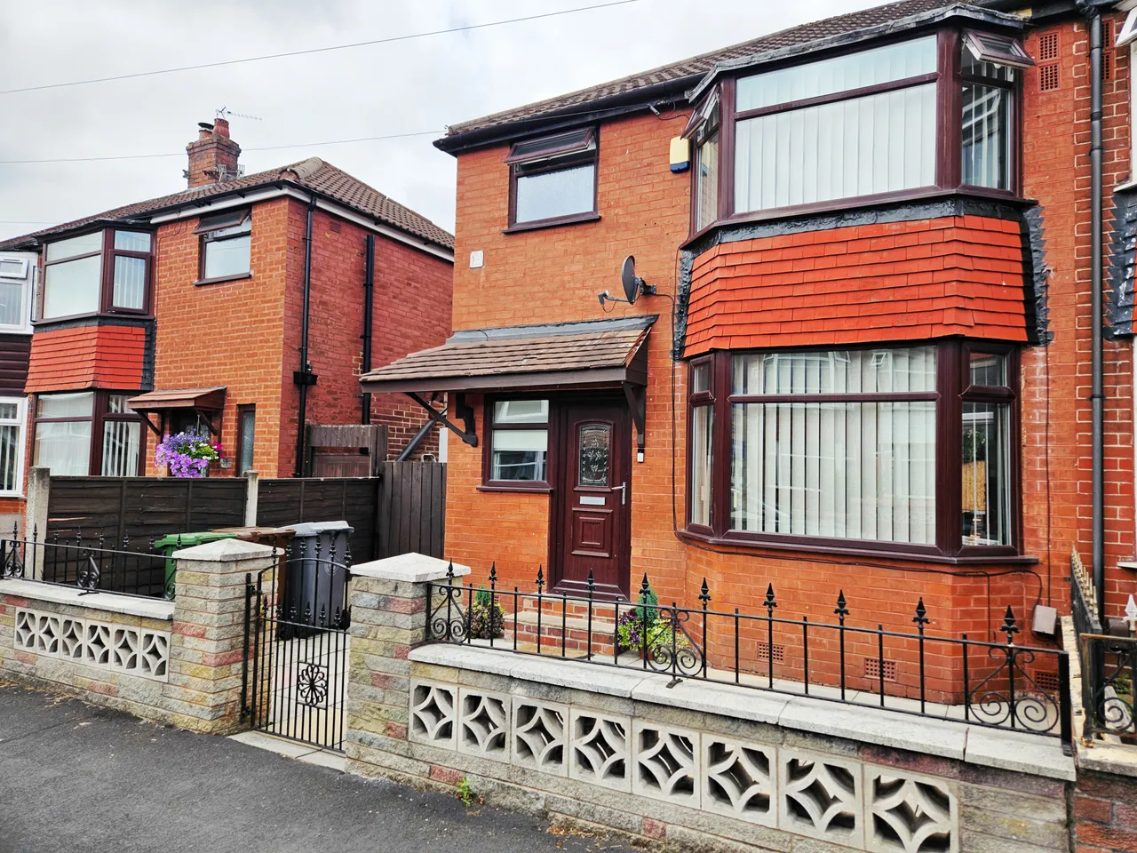 3 bed house for sale, Dawlish Avenue, Droylsden, M43