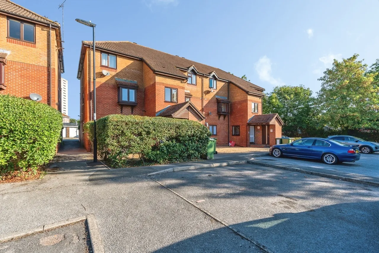 1 bed flat for sale, Brunel Road, Redbridge, SO15