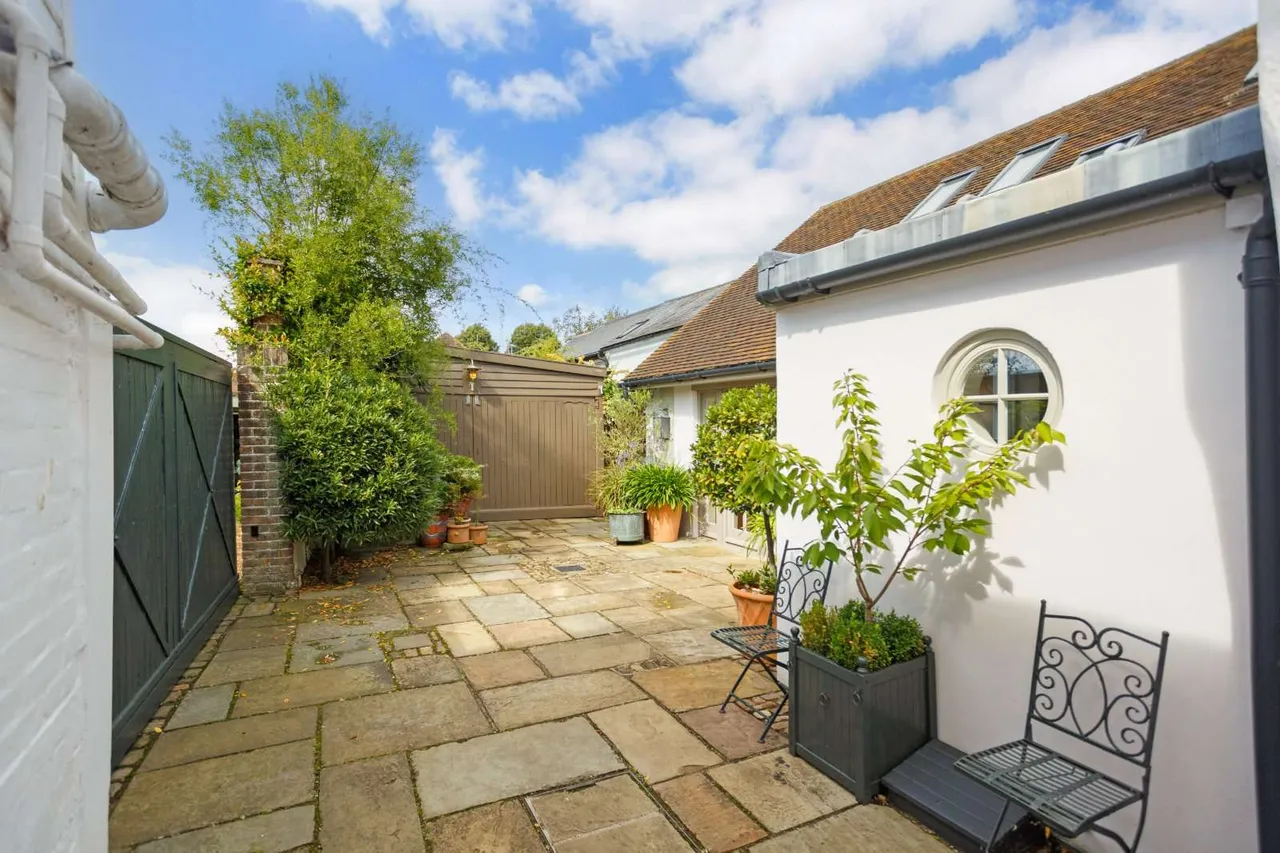 East Street, Petworth, GU28, photo 3