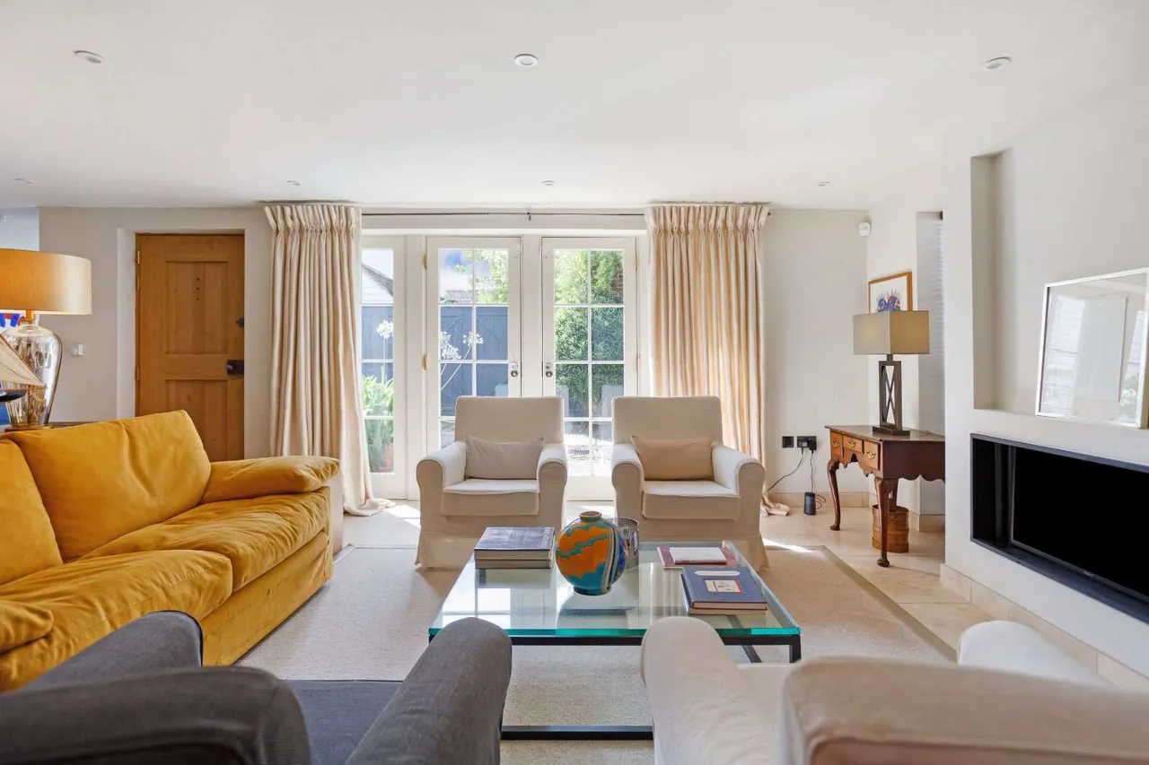 East Street, Petworth, GU28, photo 4
