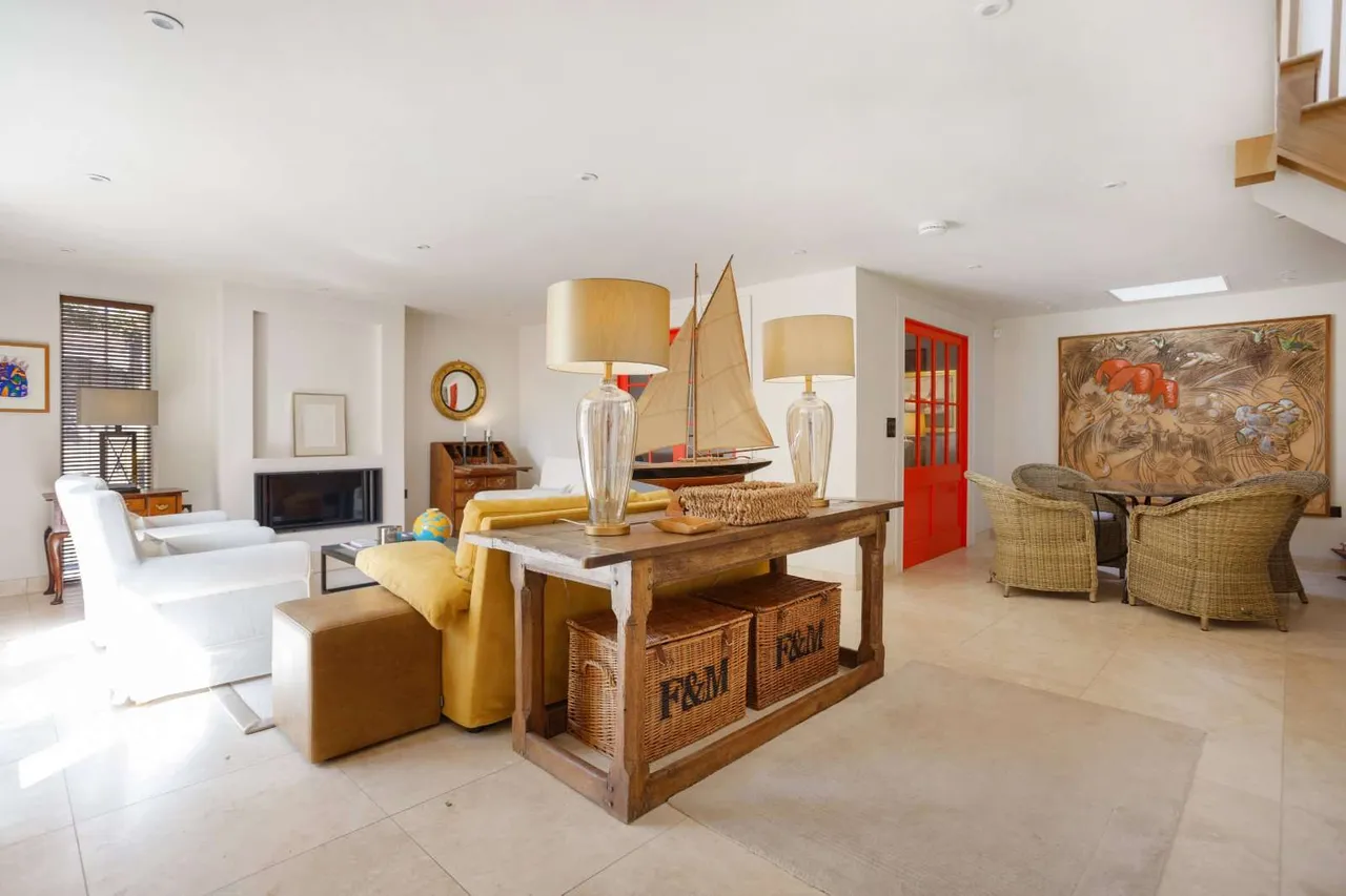 East Street, Petworth, GU28, photo 5