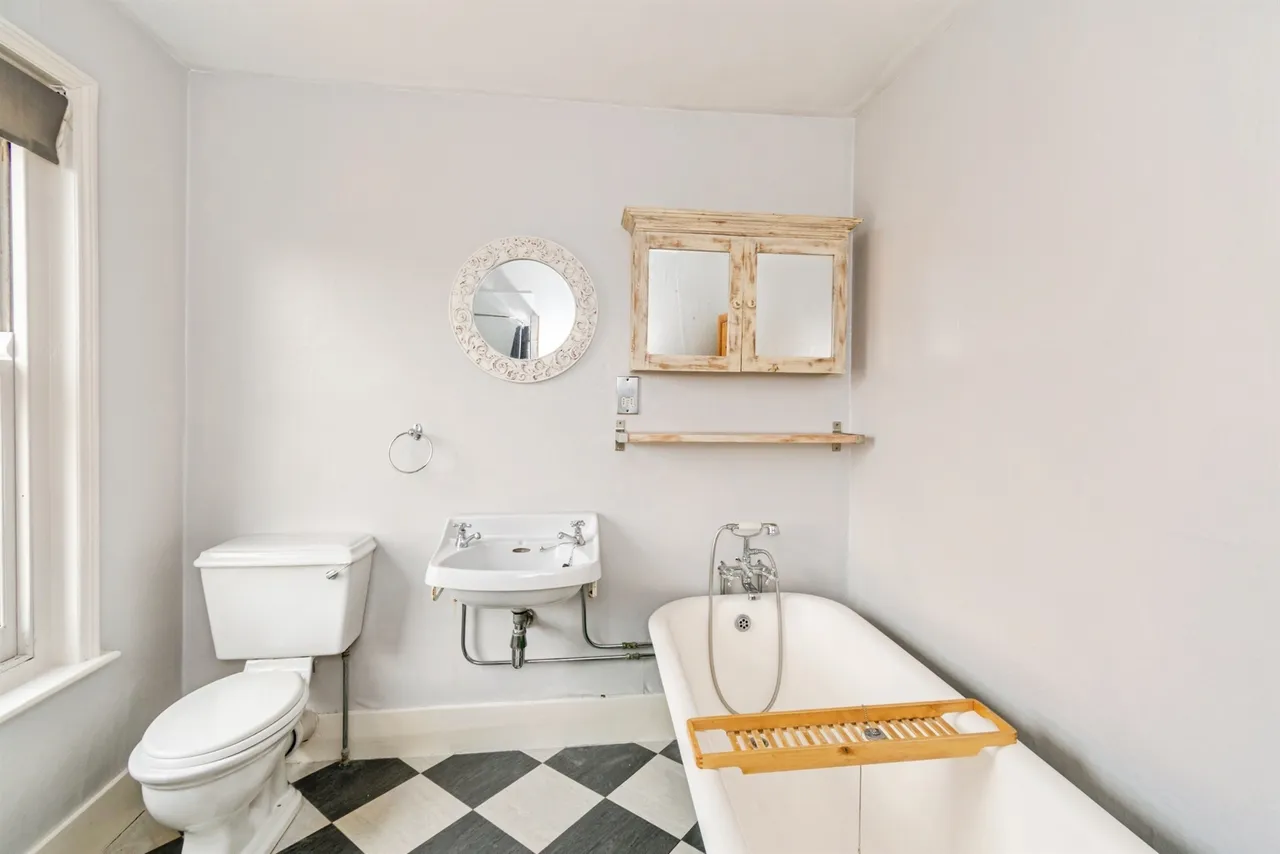 Romsey Road, SOUTHAMPTON, photo 12