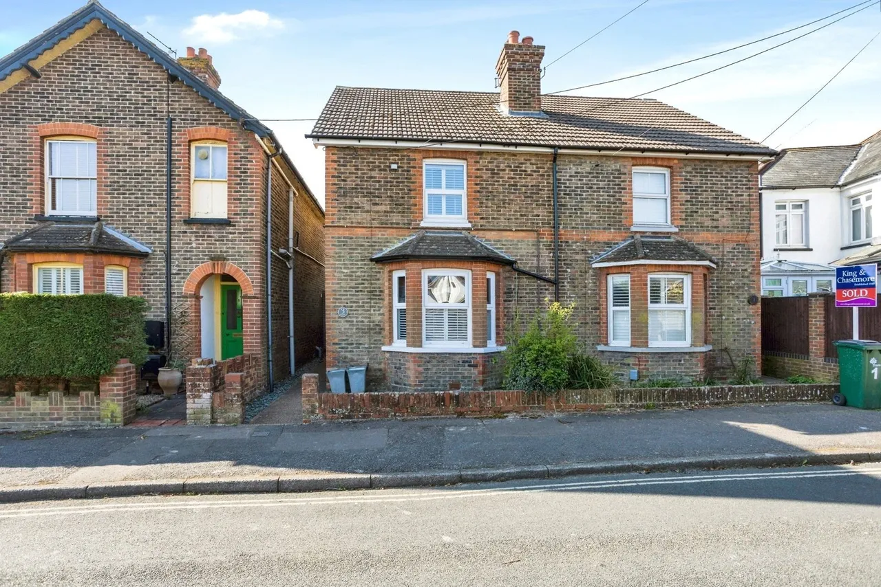 4 bed house for sale, Kimberley Road, Crawley, RH10