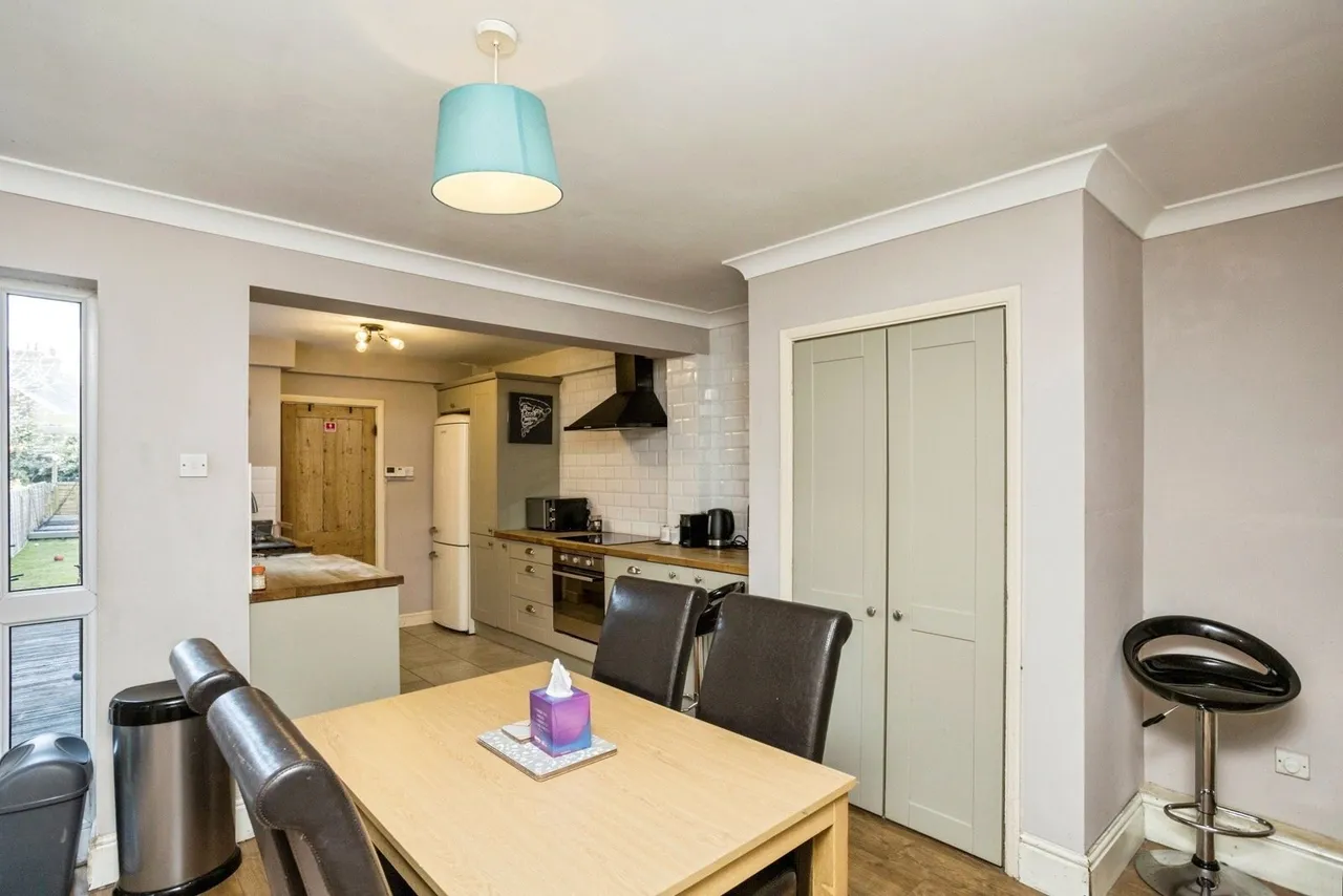 Kimberley Road, Crawley, RH10, photo 14