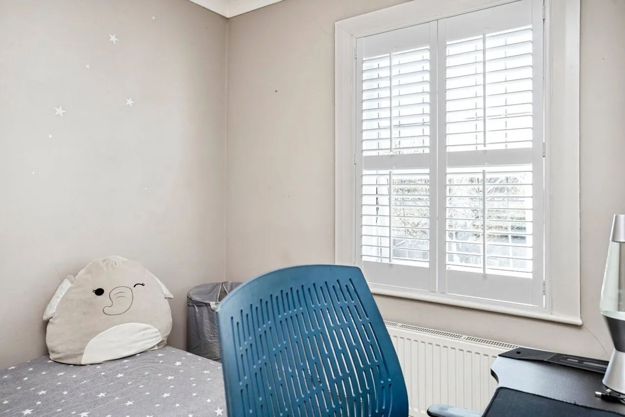 Kimberley Road, Crawley, RH10, photo 12