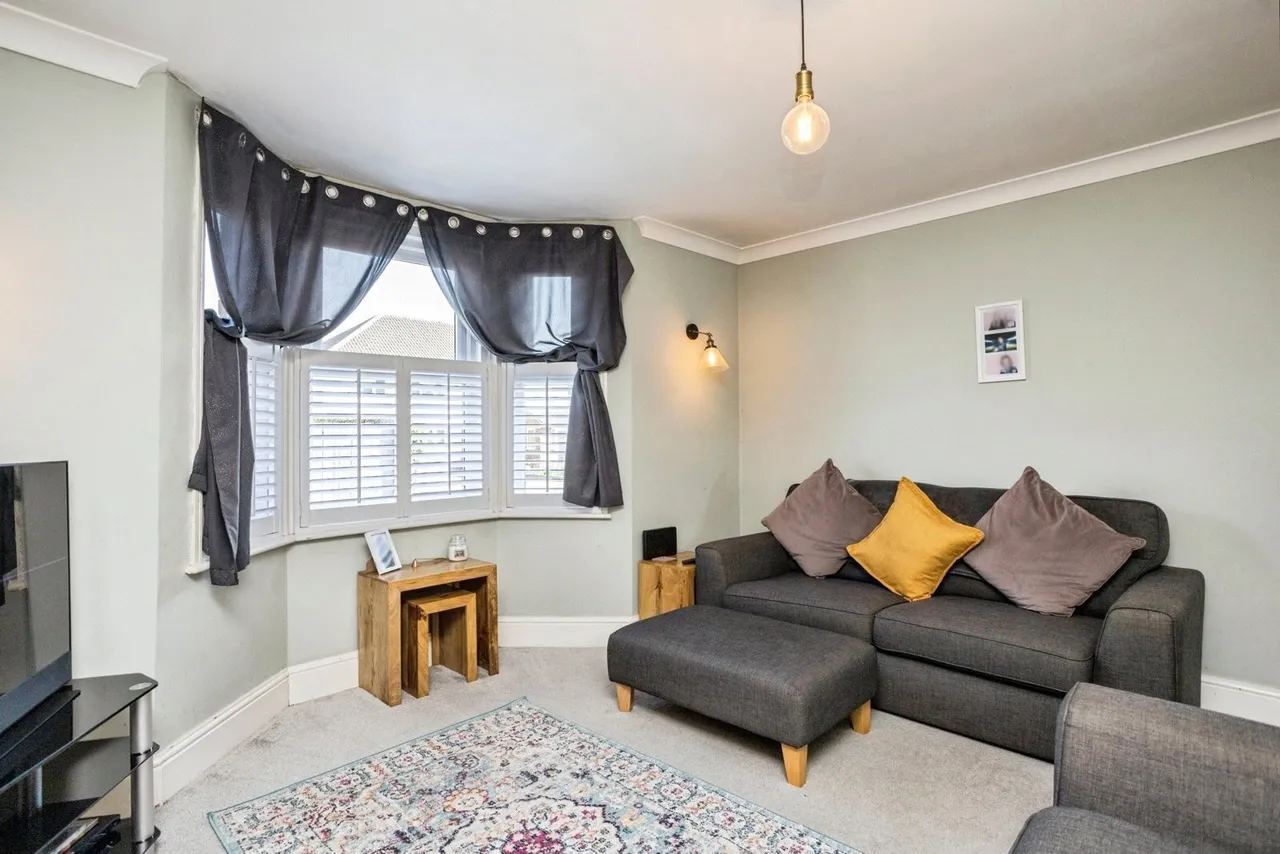 Kimberley Road, Crawley, RH10, photo 13