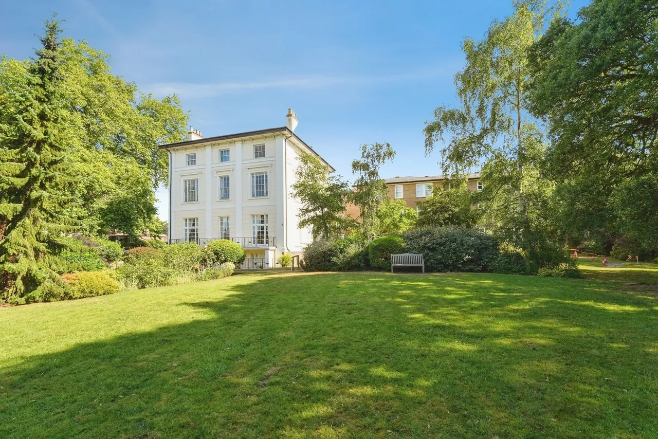 1 bed flat for sale, Pittville Circus Road, Cheltenham, GL52