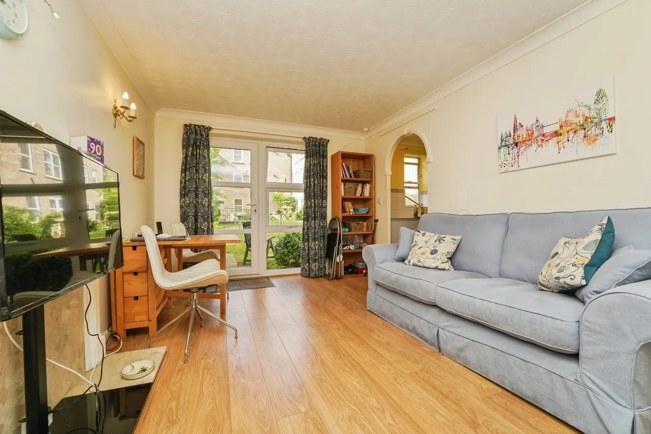 Pittville Circus Road, Cheltenham, GL52, photo 4