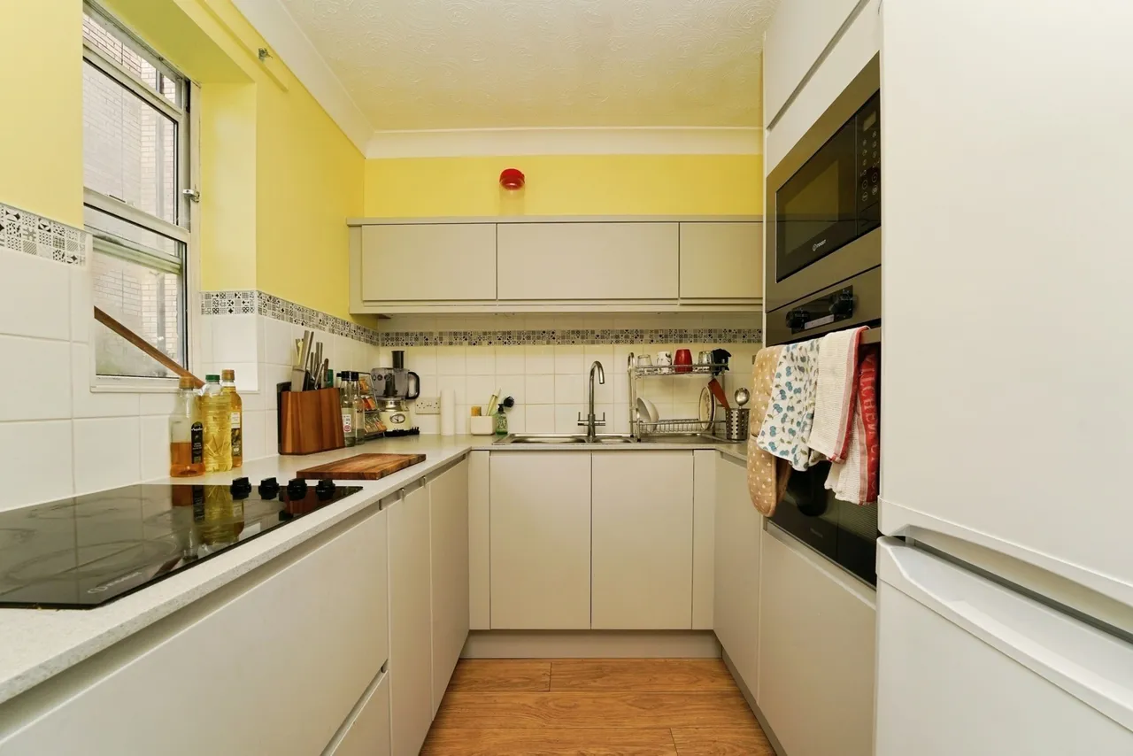 Pittville Circus Road, Cheltenham, GL52, photo 6