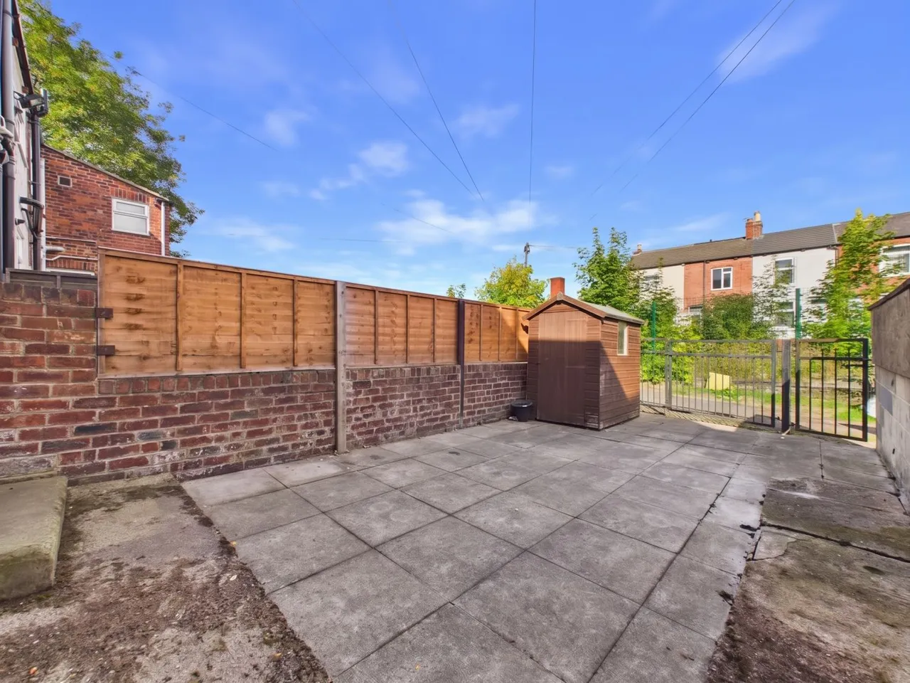 Wakefield Road, Featherstone, WF7, photo 2