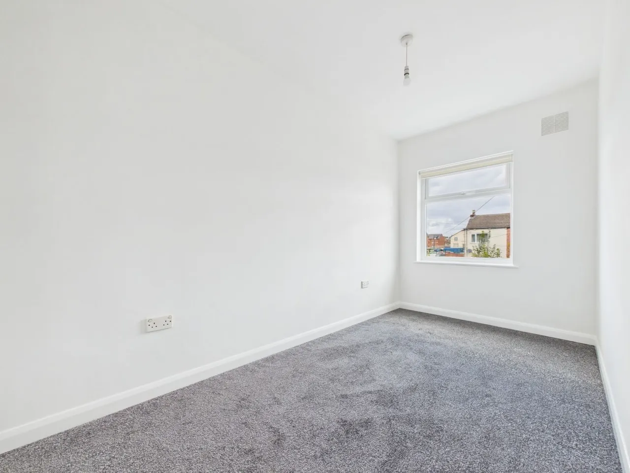 Wakefield Road, Featherstone, WF7, photo 12
