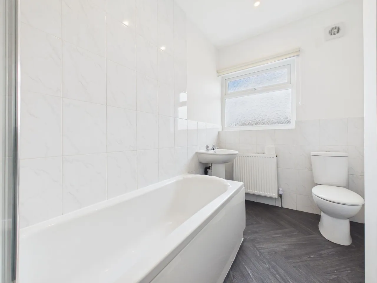 Wakefield Road, Featherstone, WF7, photo 15