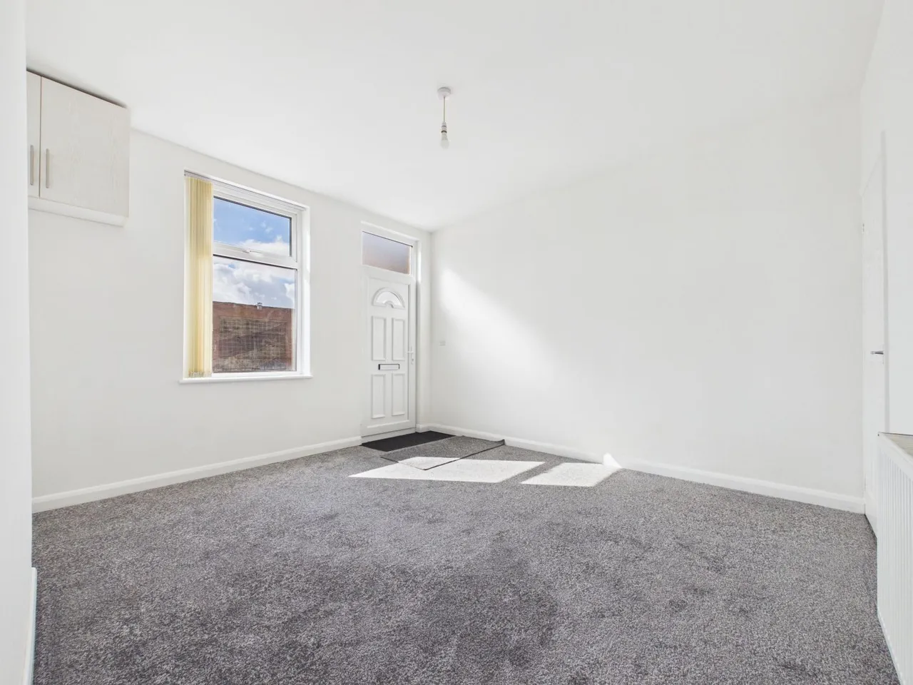 Wakefield Road, Featherstone, WF7, photo 5